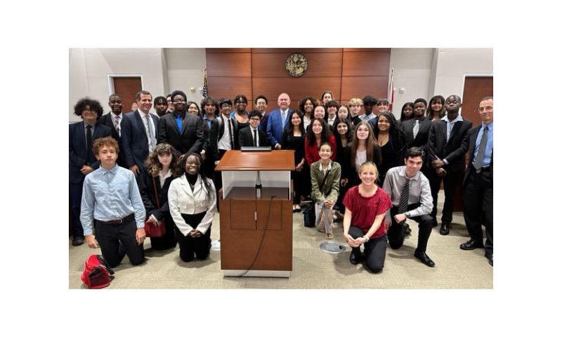 Nova Middle Schools’ Pre-Law Program Visits the 17th Circuit